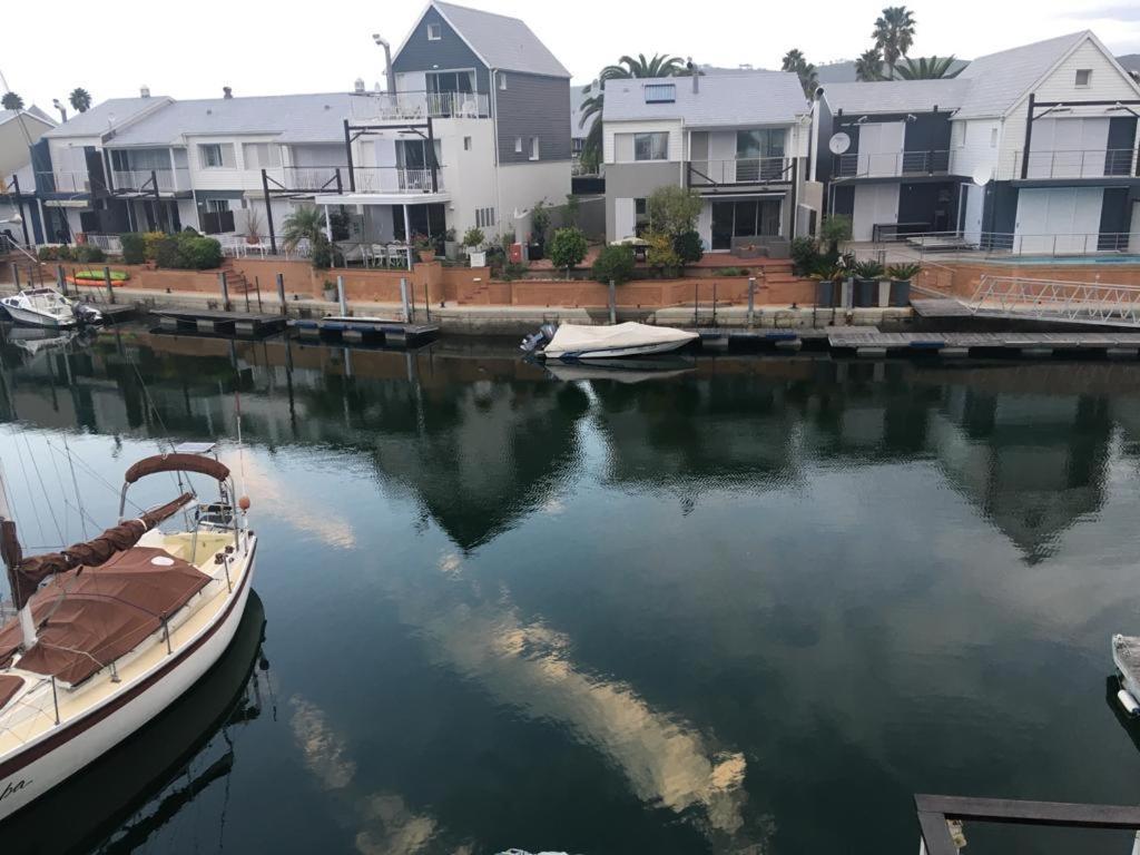 Gem Quays Waterfront One Bedroom Книсна Екстериор снимка