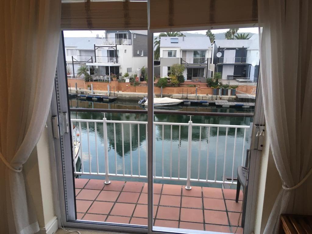 Gem Quays Waterfront One Bedroom Книсна Екстериор снимка